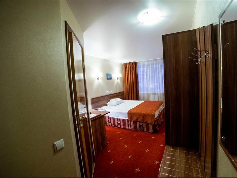 Amaks Vizit Hotel Gomel Bagian luar foto