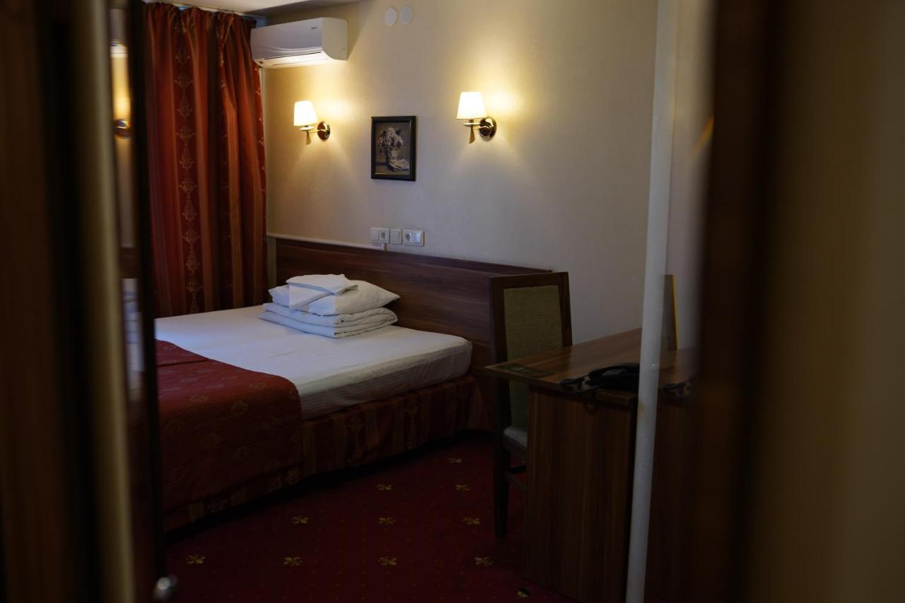 Amaks Vizit Hotel Gomel Bagian luar foto