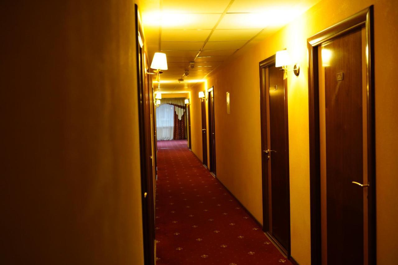 Amaks Vizit Hotel Gomel Bagian luar foto